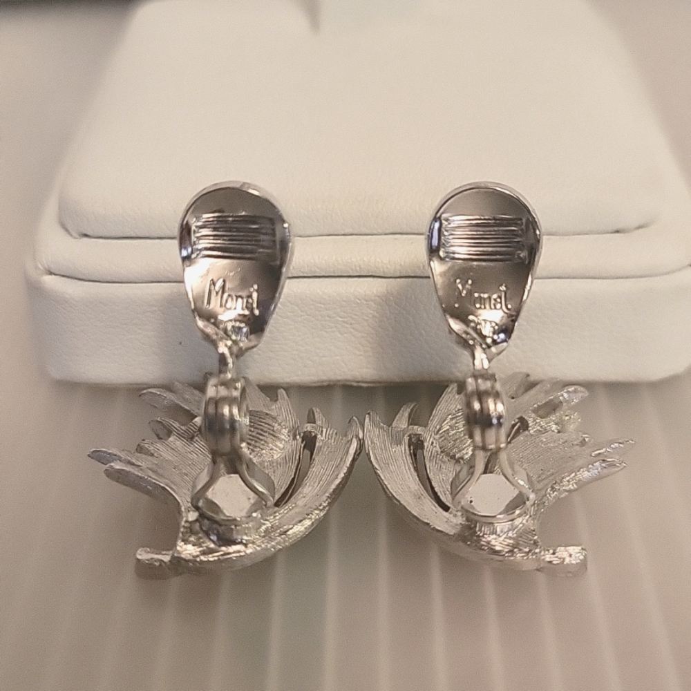 Vintage Monet Clip-On Earrings - Picture 4 of 4